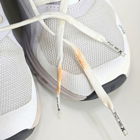 On Cloud Runner, Women's sz. 7, White/Gray - Picture 9 of 12